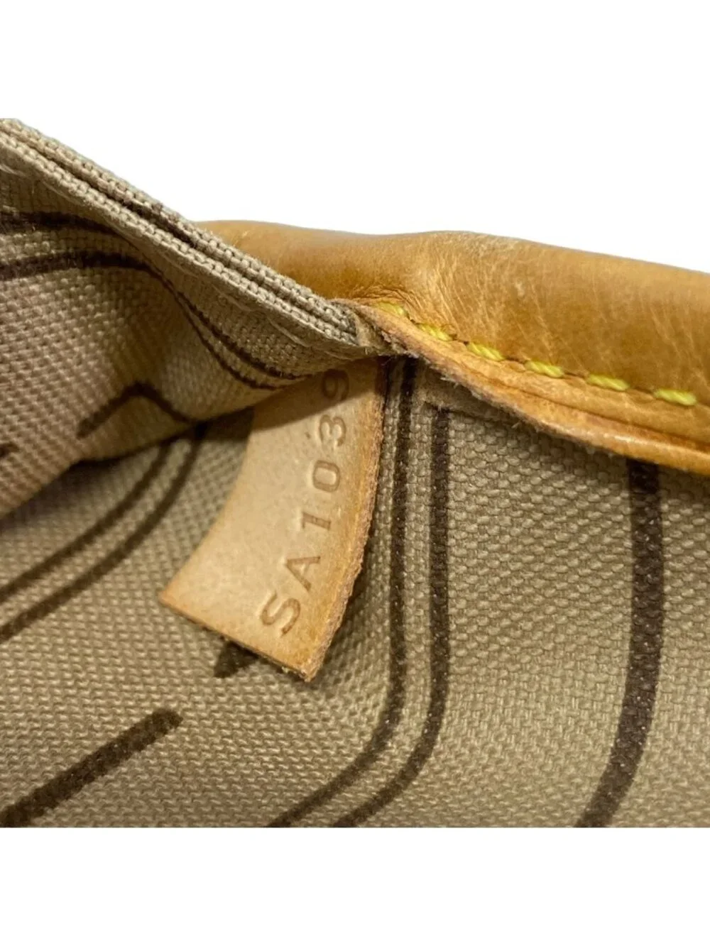 Louis Vuitton category tote